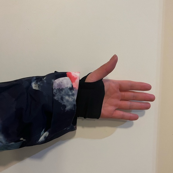 Roxy Essence 2L GORE-TEX Snow Jacket (XS) - Picture 5 of 5